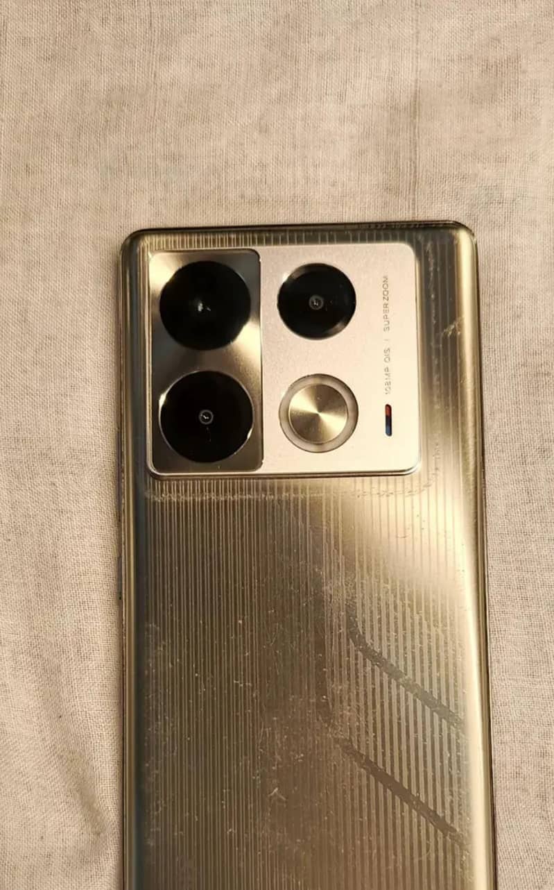 Infinix Note 40 Pro 0