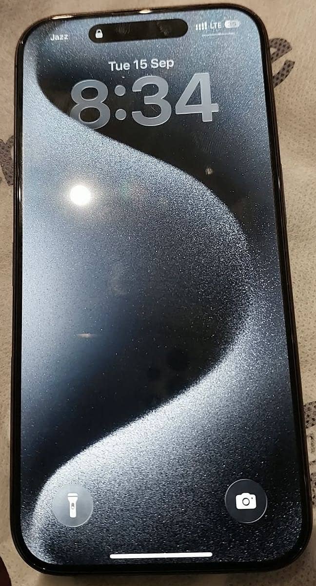 Apple iPhone 15 Pro 4