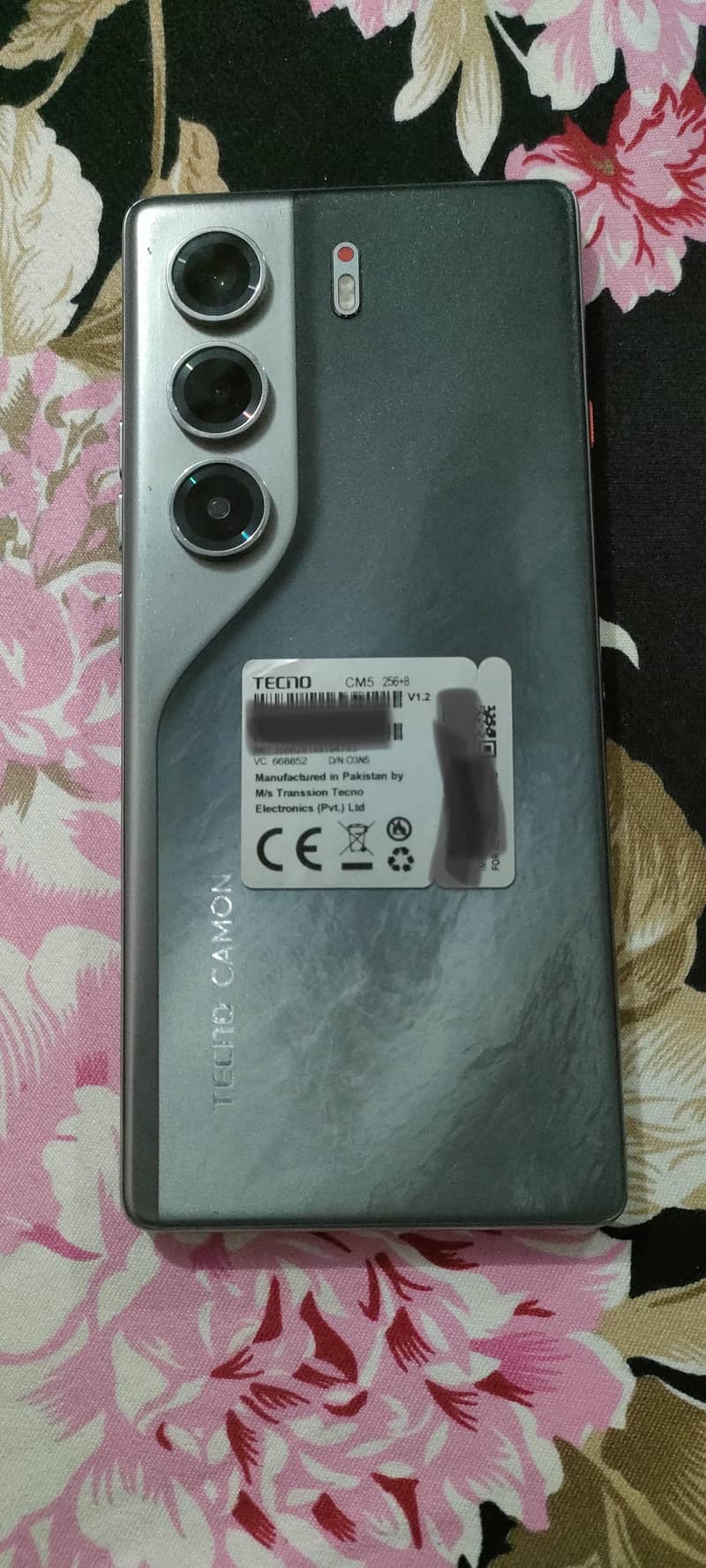 Tecno CAMON 40 Pro 1