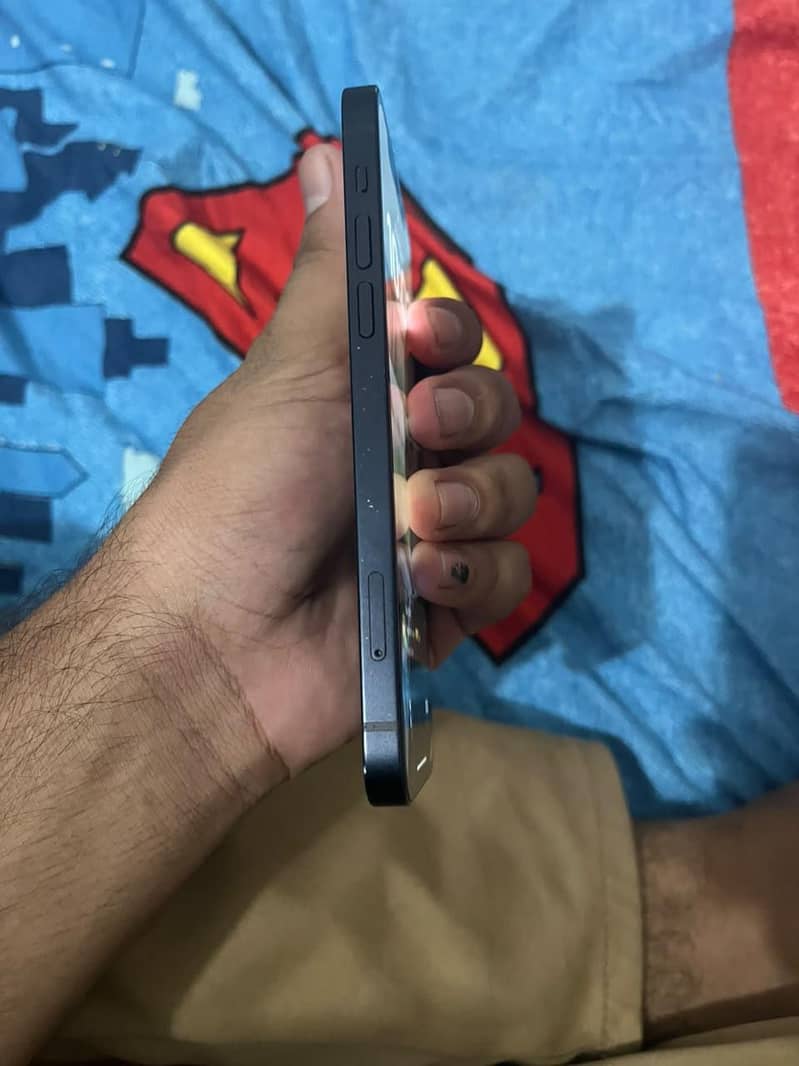 Apple iPhone 12 3