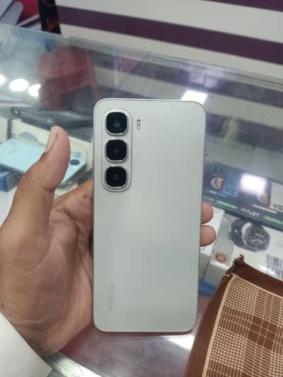infinix hot 60i 03242297575