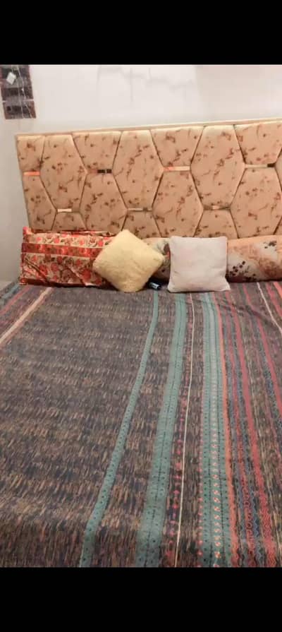 King size Bed