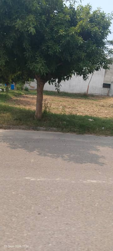 10 Marla Plot Available At Hot Location Near To park Mosque & Commercial At Reasonable Price In New Lahore City phase 2