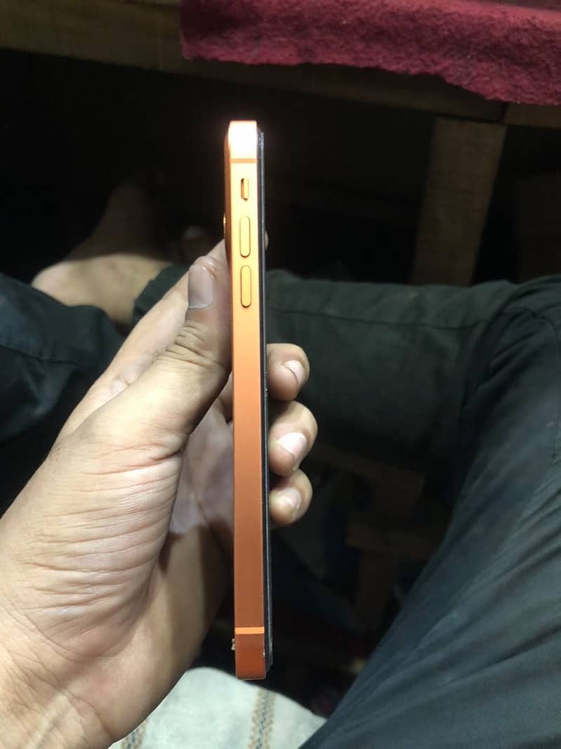 Apple iPhone XR 4