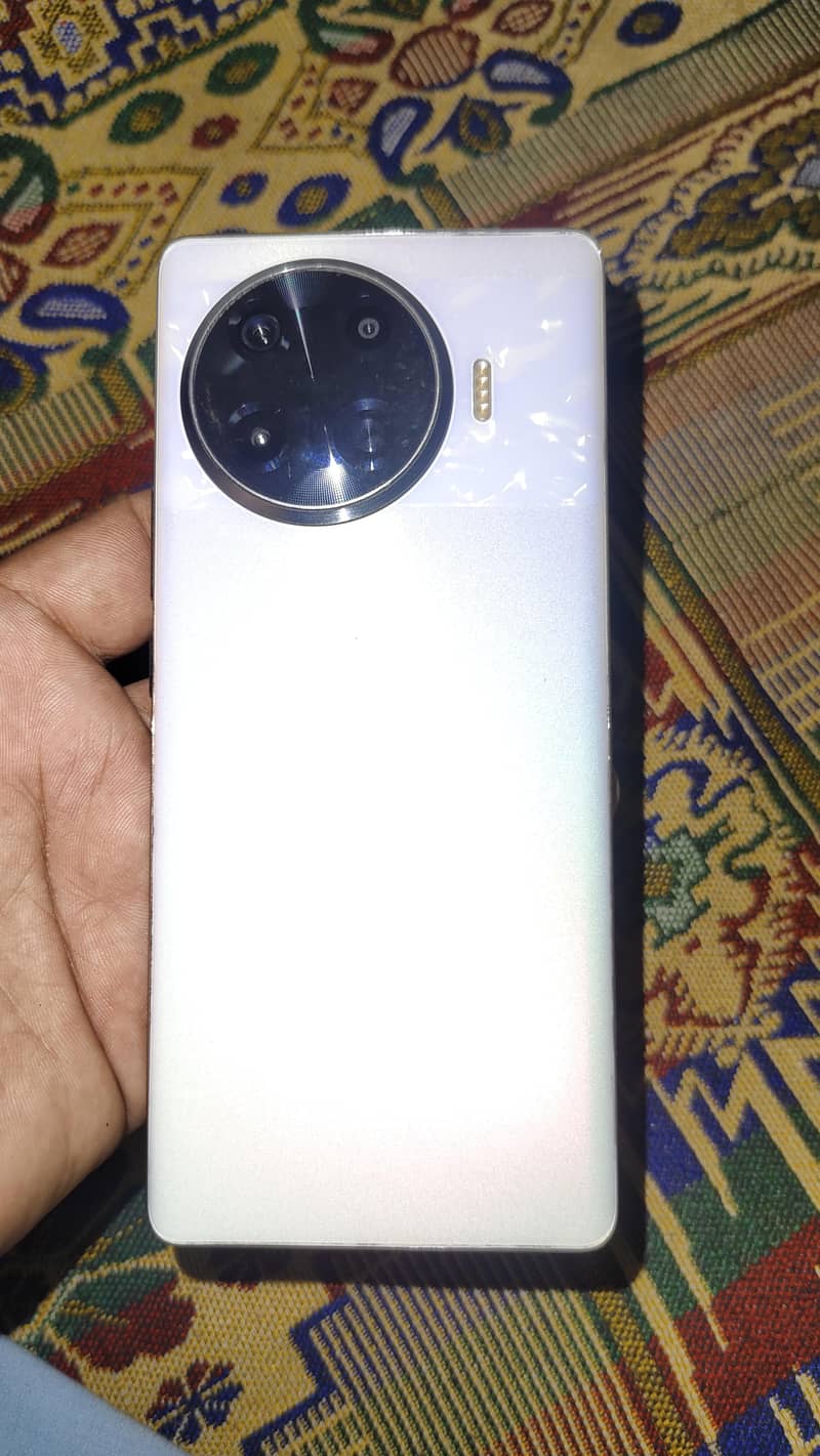 Tecno Spark 20 Pro Plus 2