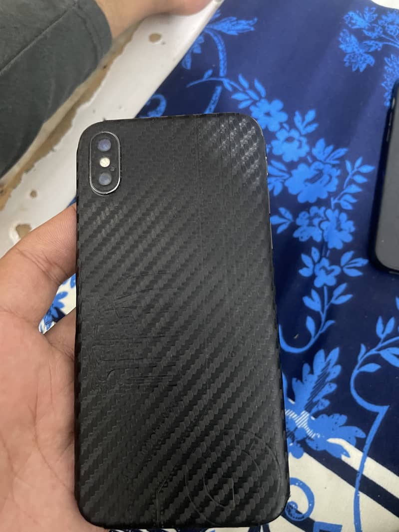 Apple iPhone X 4