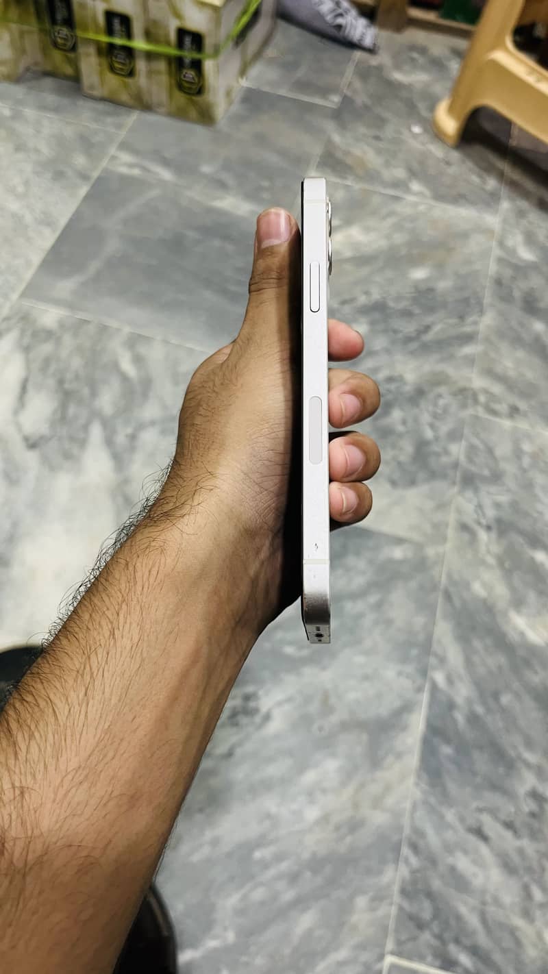 Apple iPhone 12 2