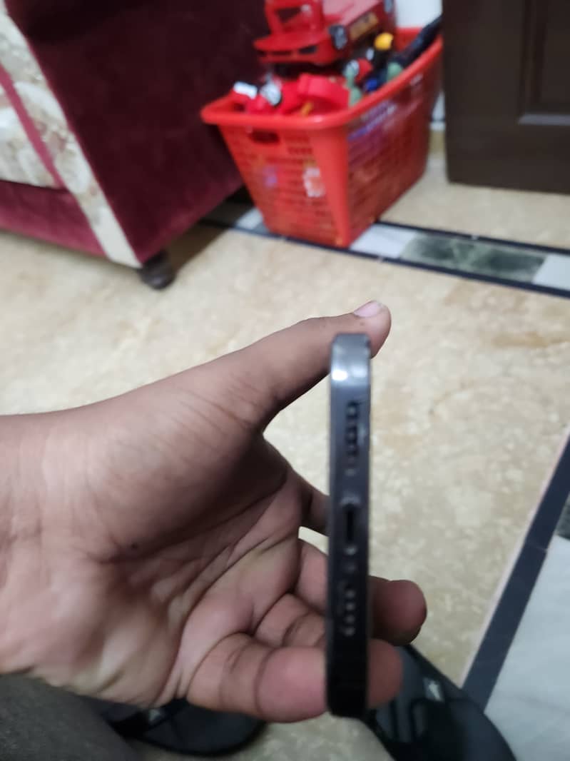 Apple iPhone 13 Pro Max 2