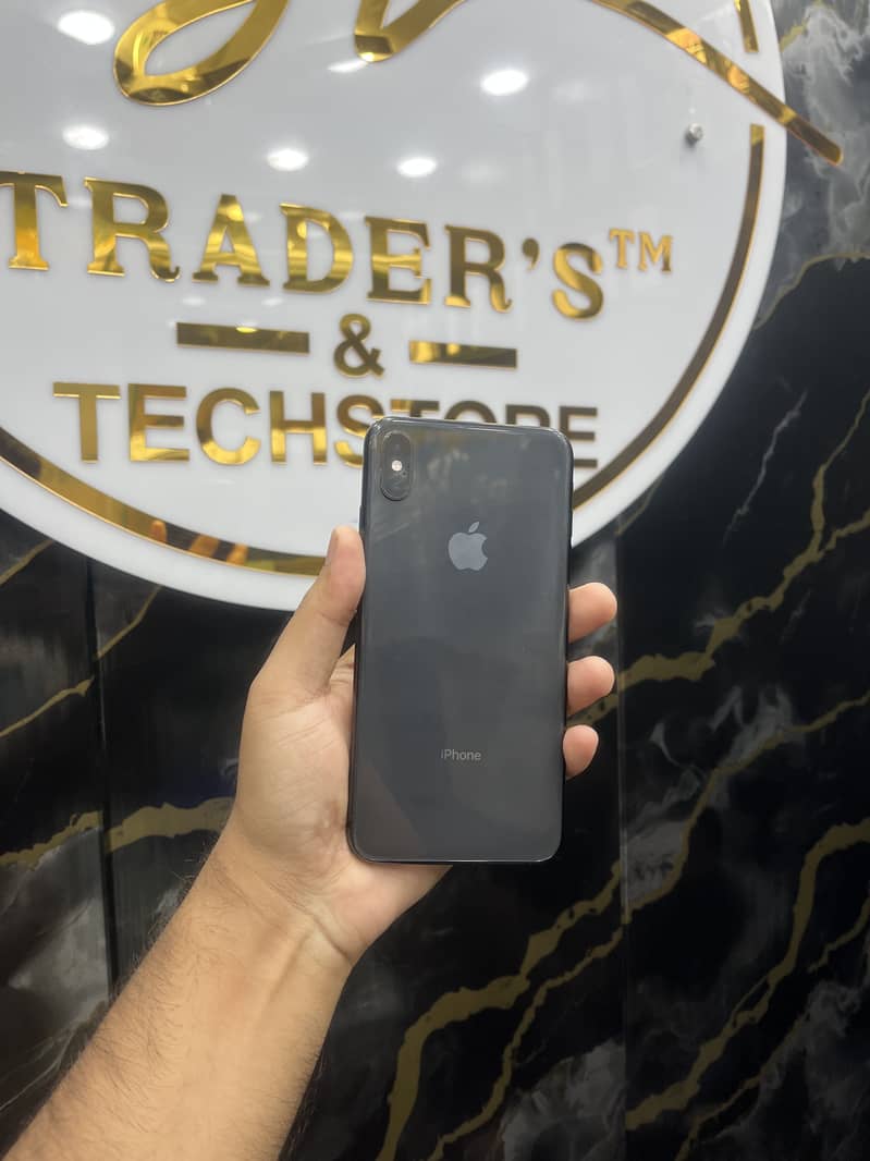 Apple iPhone XS Max 0