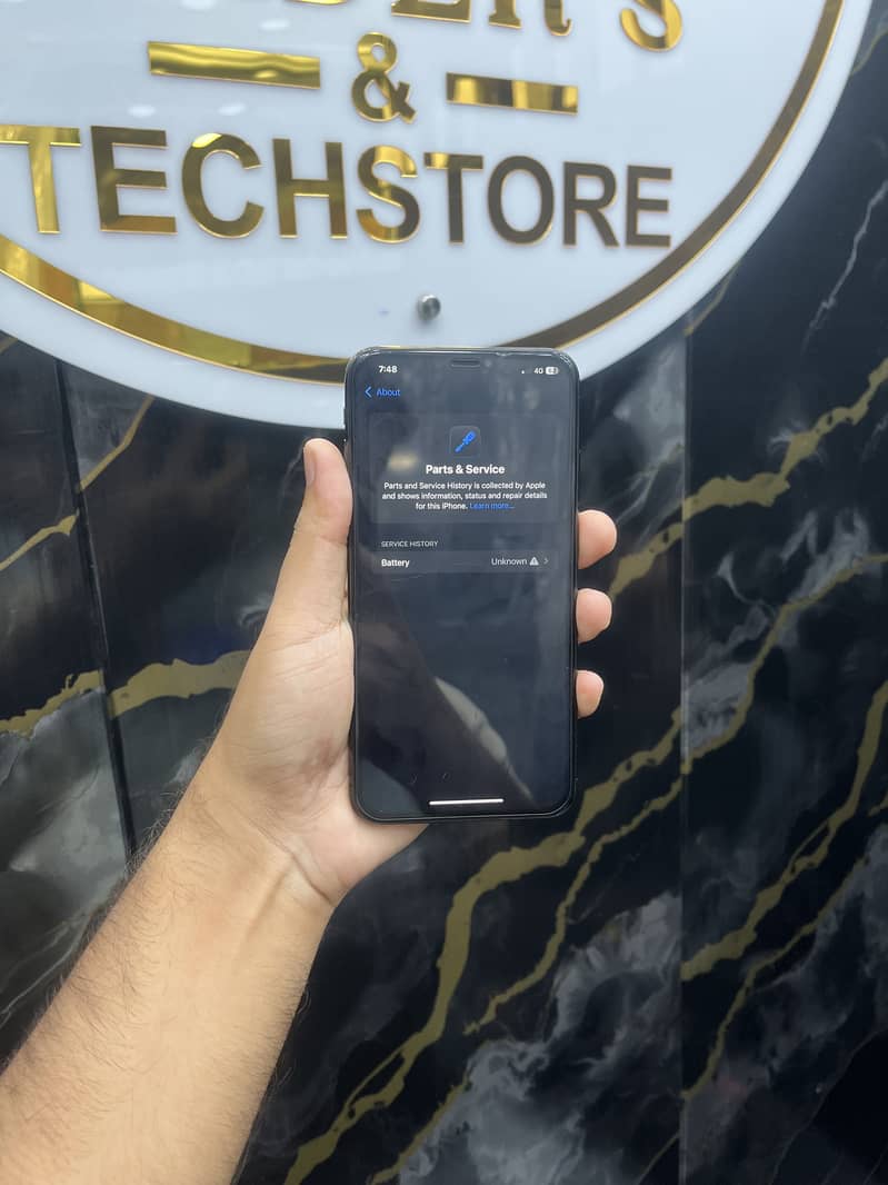Apple iPhone XS Max 3