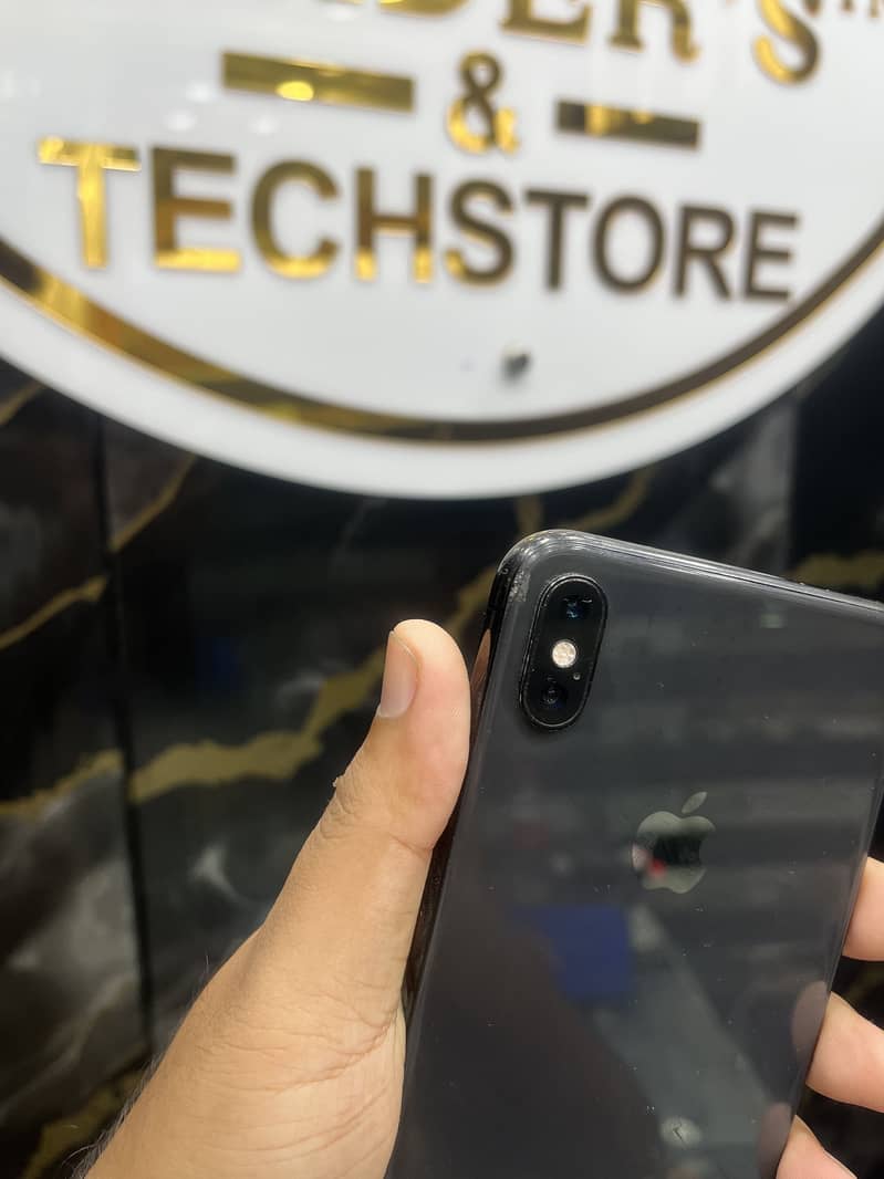 Apple iPhone XS Max 6