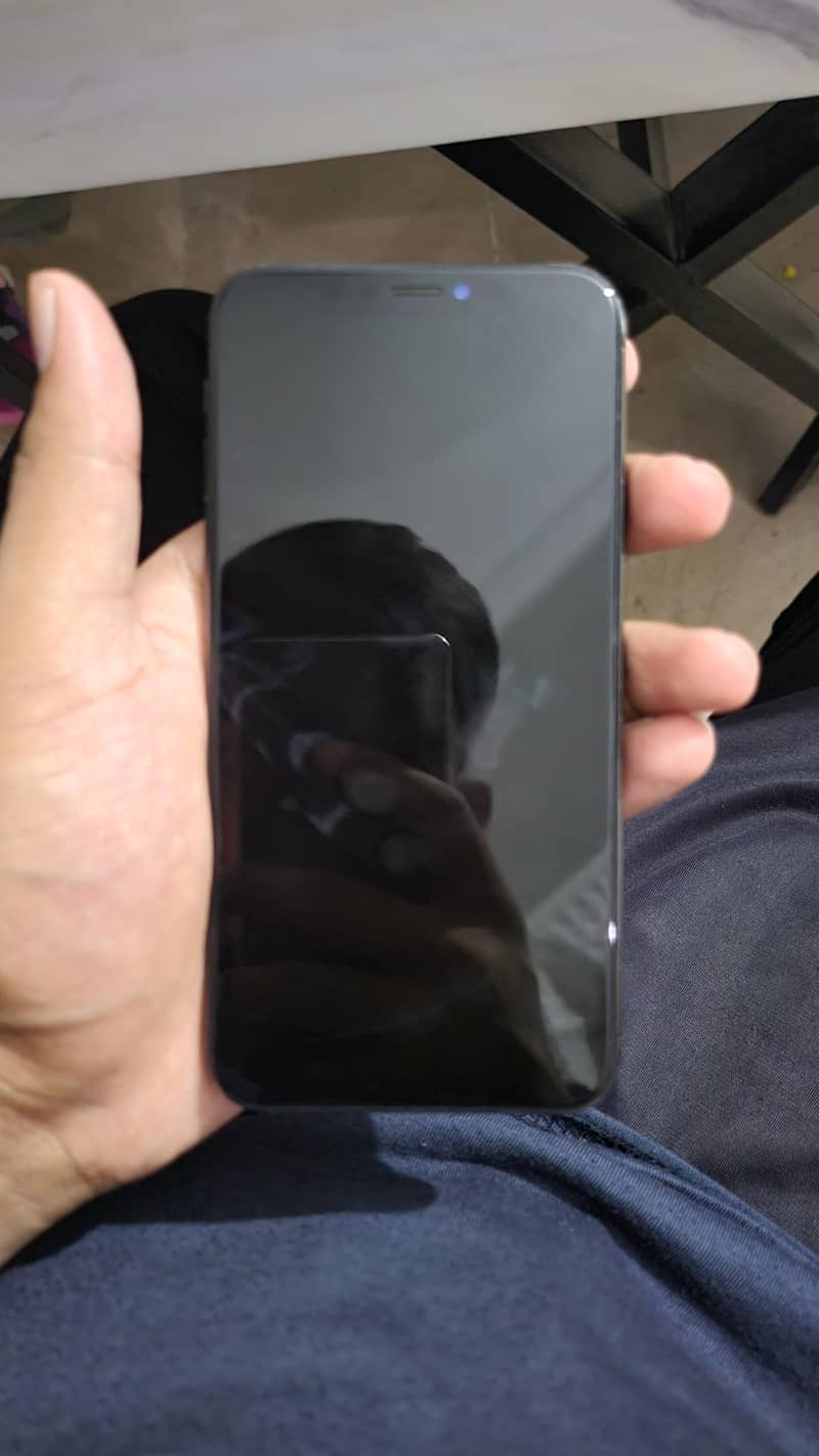 Apple iPhone XS 1