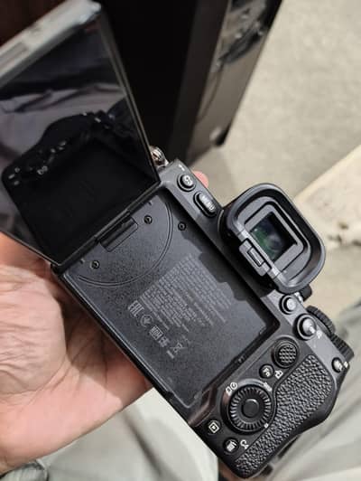 Sony a7iv mirror lesscamera condition 10/10 mint