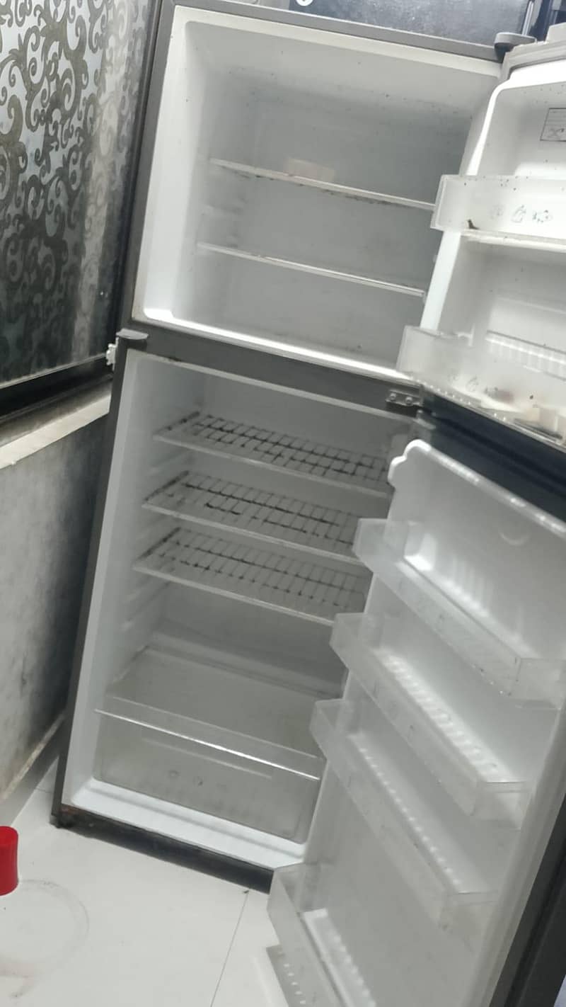 Refrigerator 0
