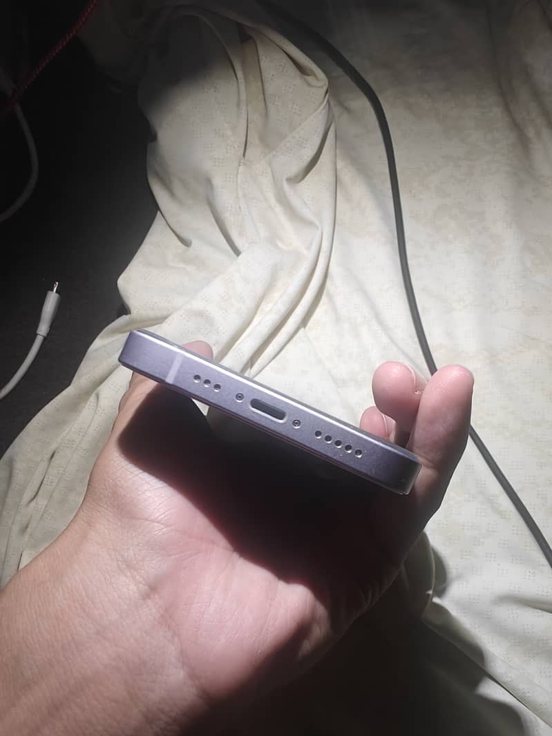 Apple iPhone 14 2