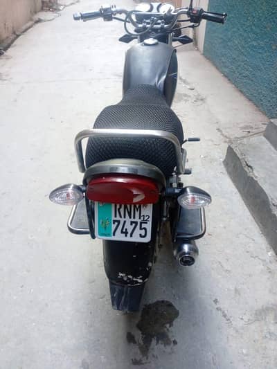 Suzuki GS150 Black