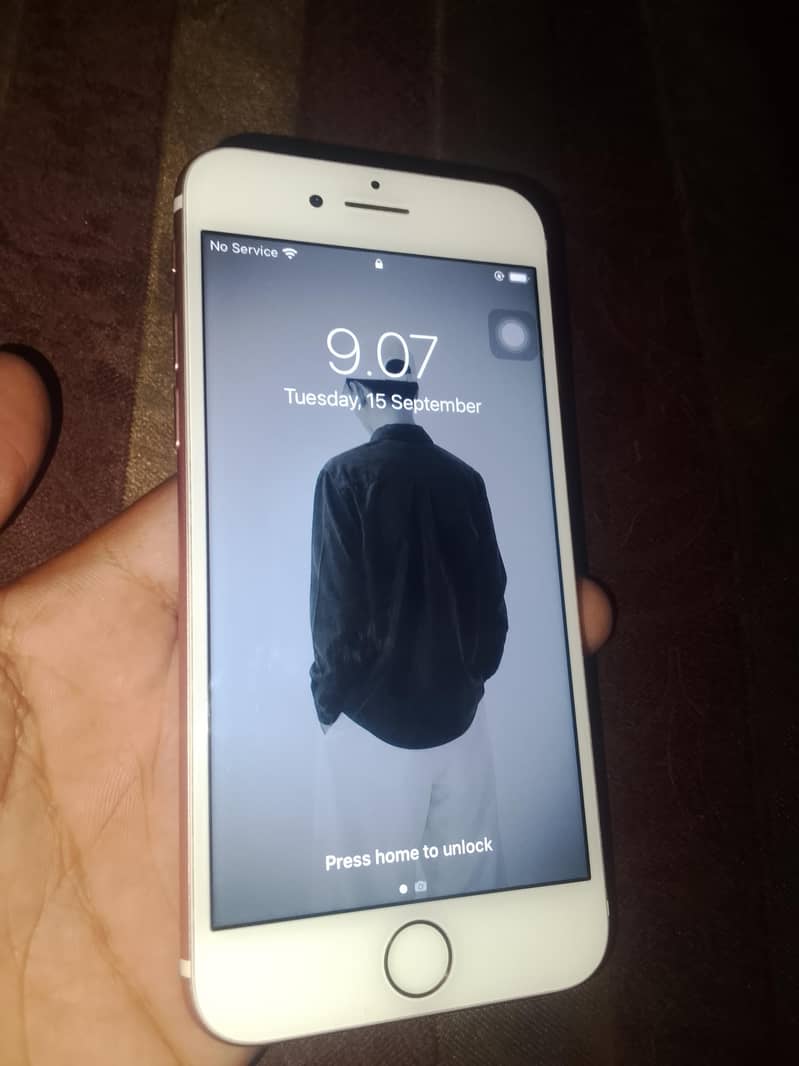 Apple iPhone 7 1