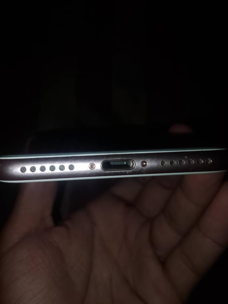 Apple iPhone 7 3