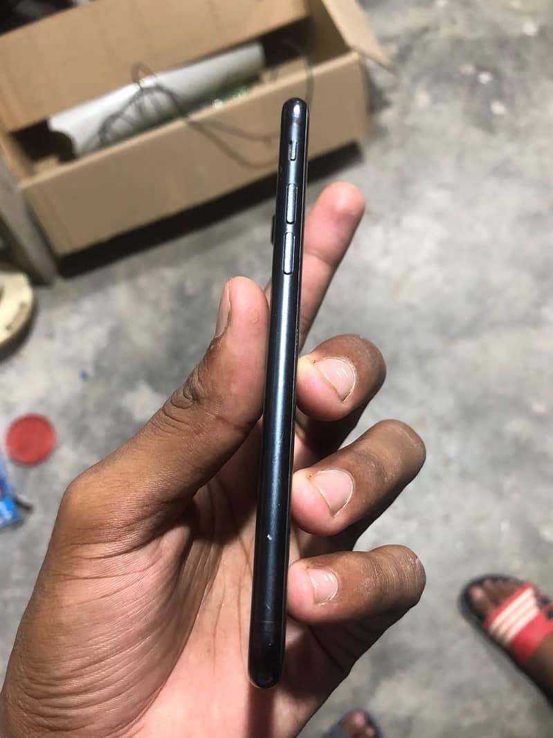 Apple iPhone 7 1