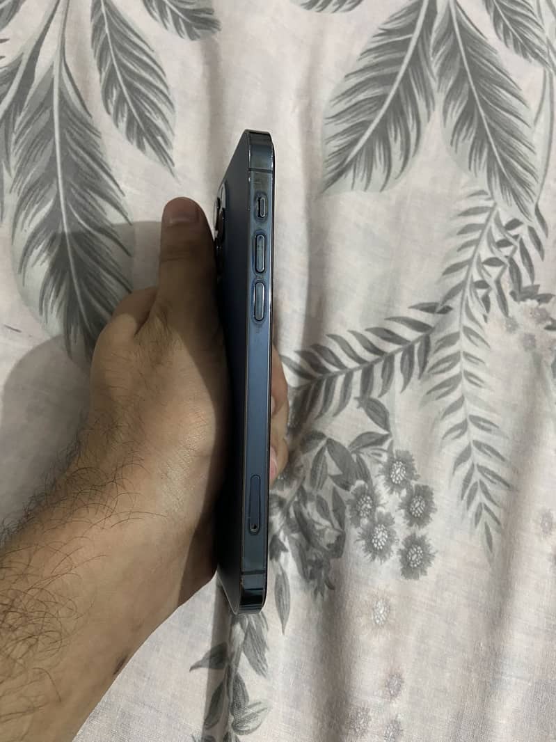 Apple iPhone 12 Pro 0
