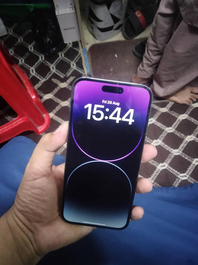 Apple iPhone 14 Pro Max 0