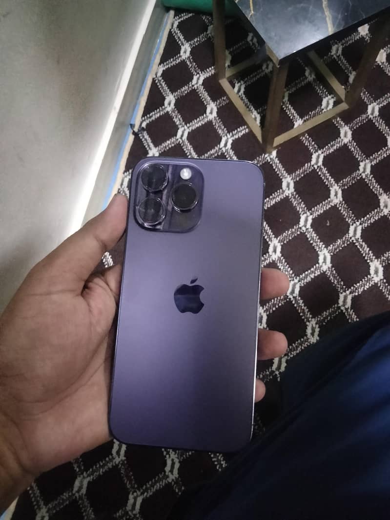 Apple iPhone 14 Pro Max 1