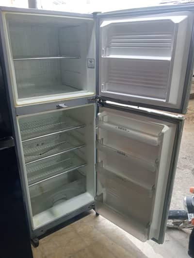 urgent sell refrigerator 2018 model