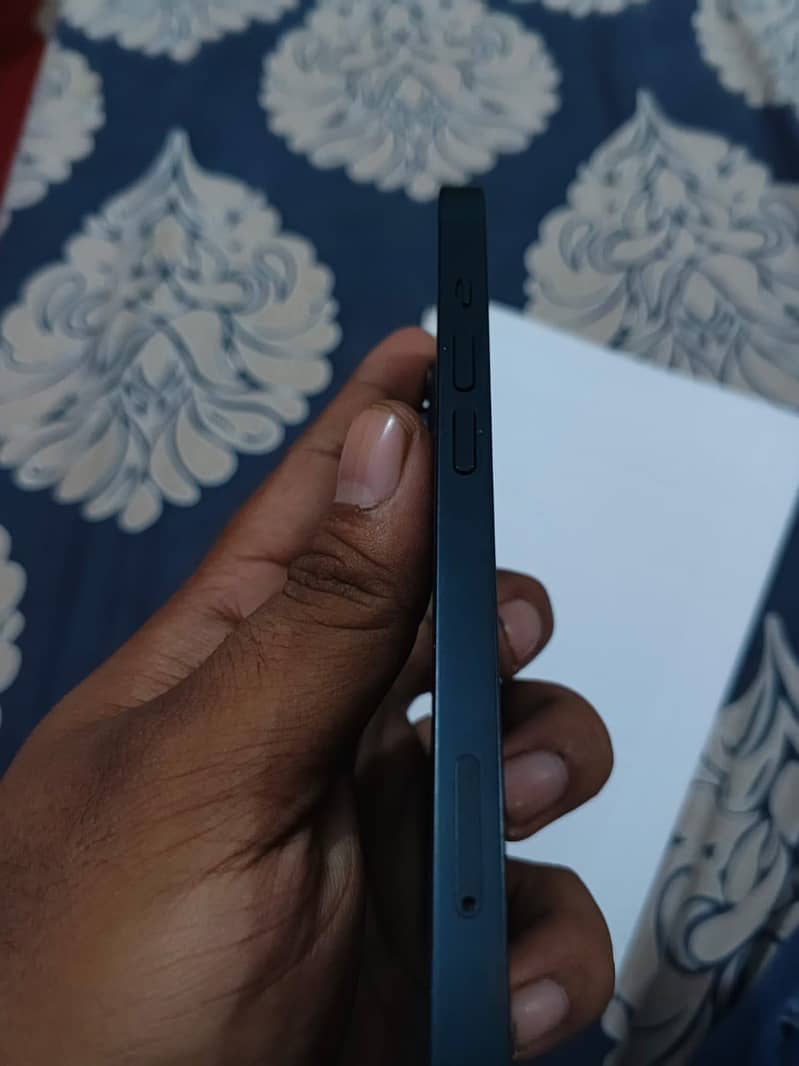 IPHONE 13 6