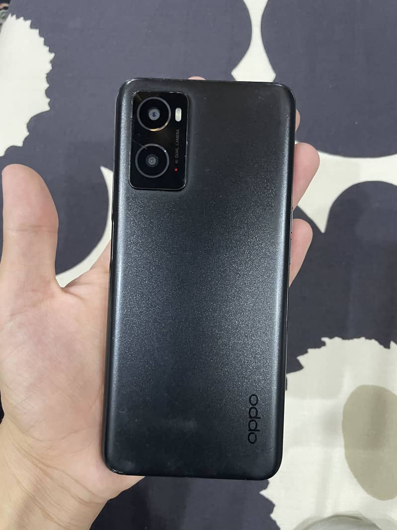 OPPO A76 1