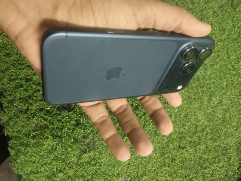 iphone 17 ro max 4