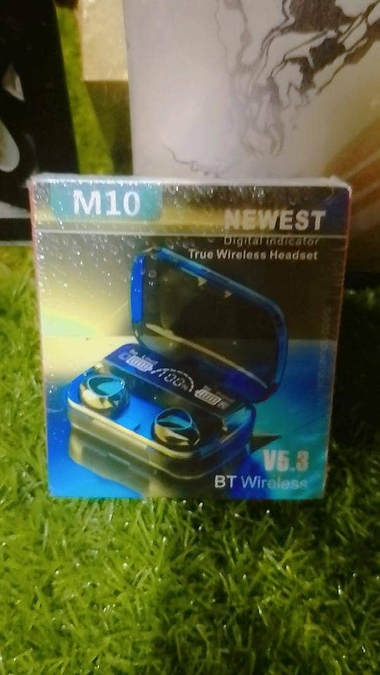 M10 earbods 0