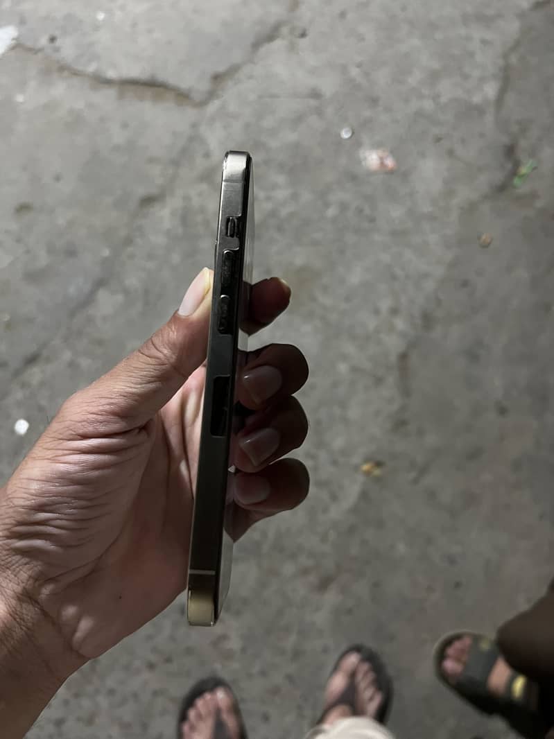 Apple iPhone 14 Pro 0