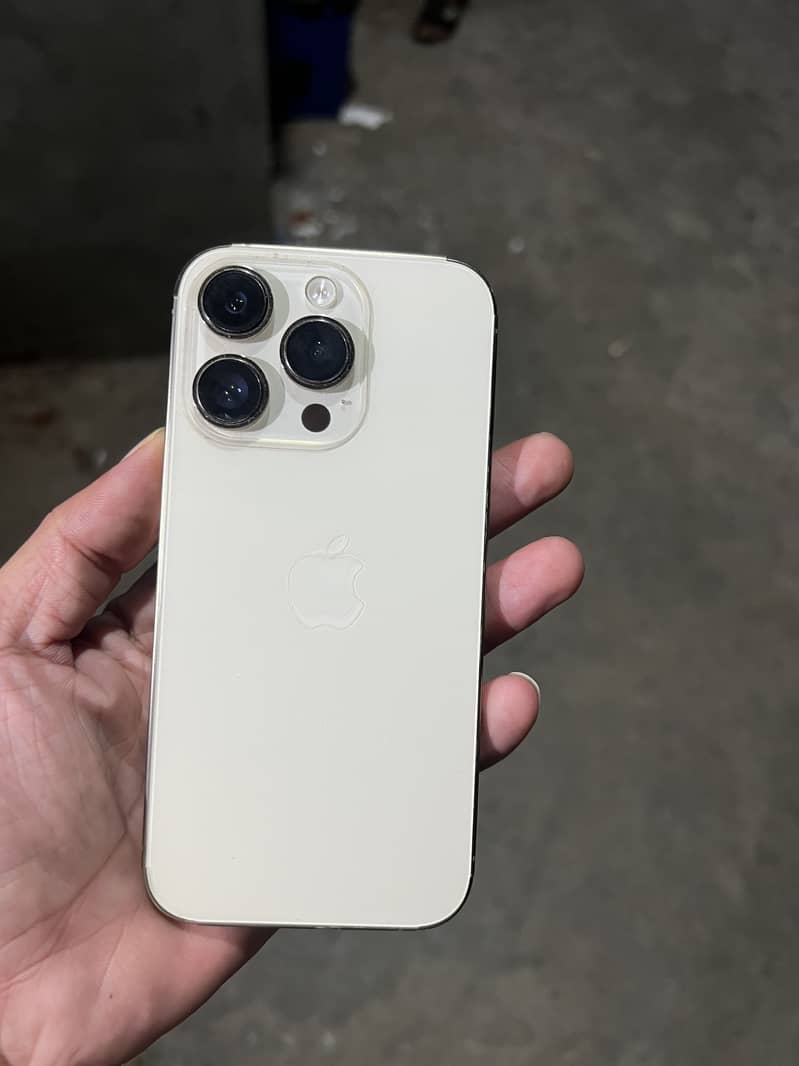 Apple iPhone 14 Pro 4