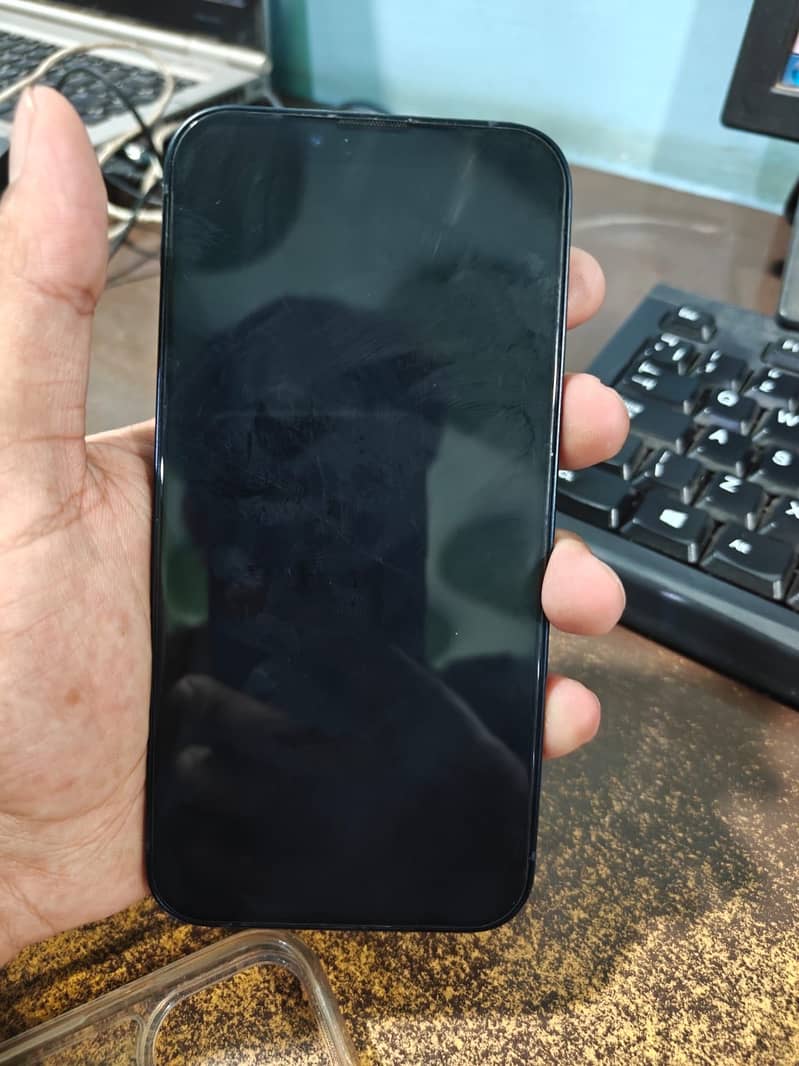 Apple iPhone 13 1