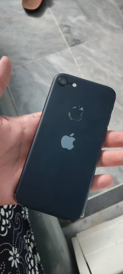 iPhone SE3 Jv with box or warranty