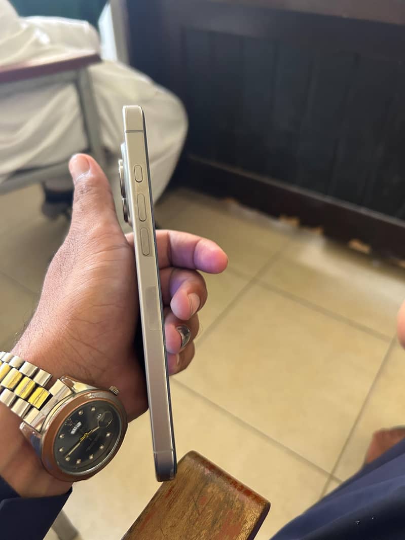 iphone 16 pro max 2