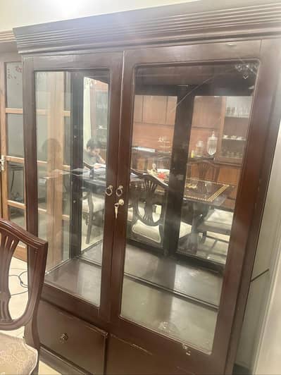 show piece cabinet