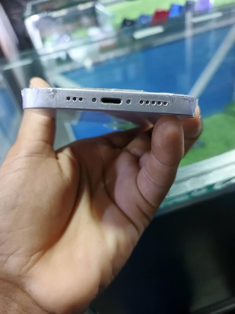 Apple iPhone 14 3