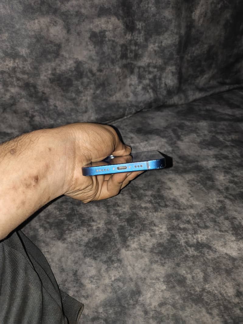 Apple iPhone 12 2
