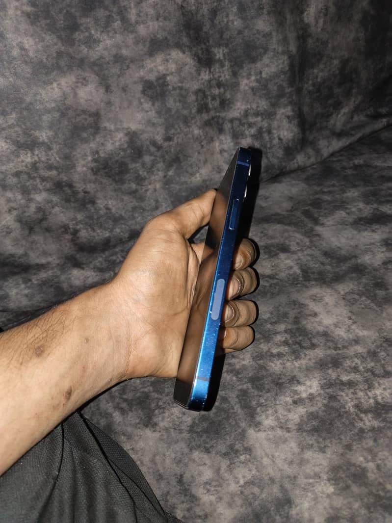 Apple iPhone 12 5