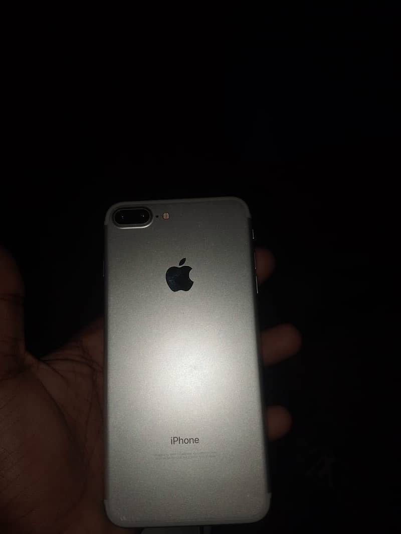 Apple iPhone 7 Plus 5