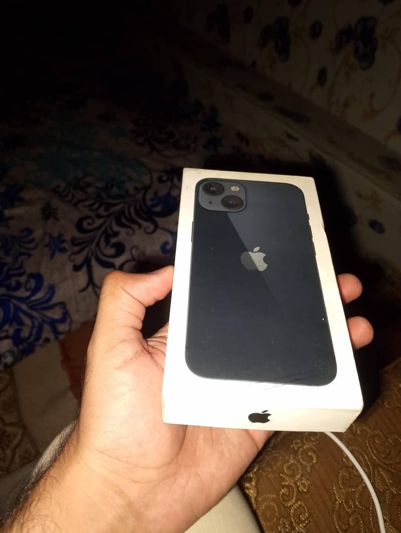 Apple iPhone 13 4
