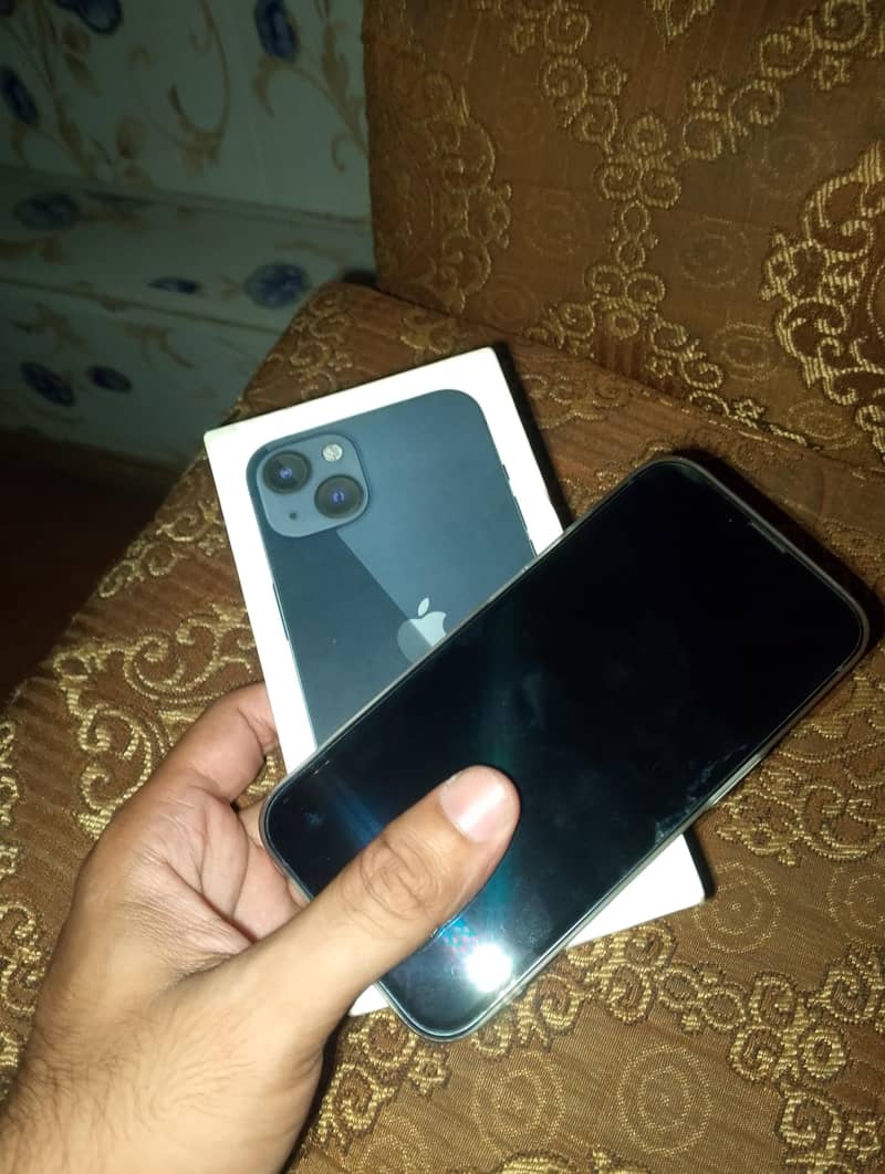 Apple iPhone 13 5