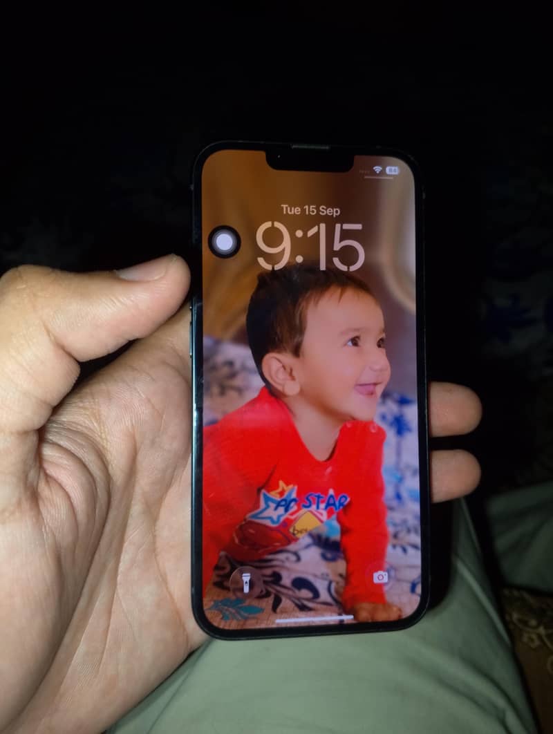 Apple iPhone 13 10