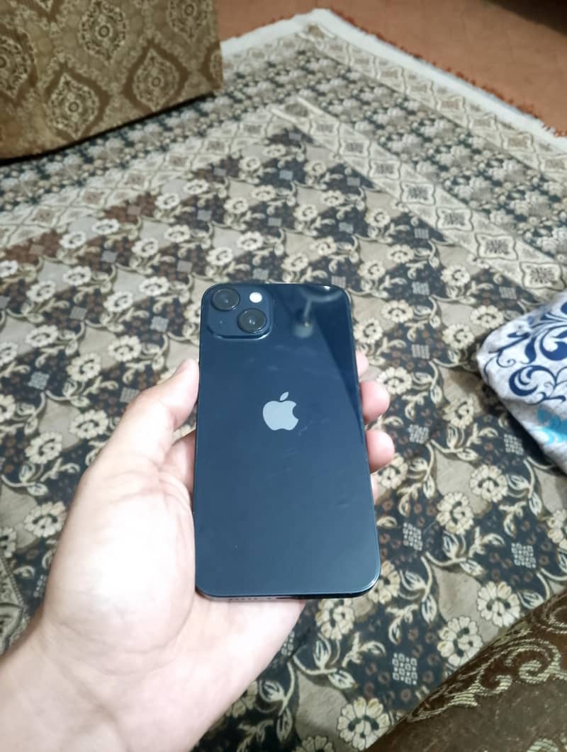 Apple iPhone 13 15