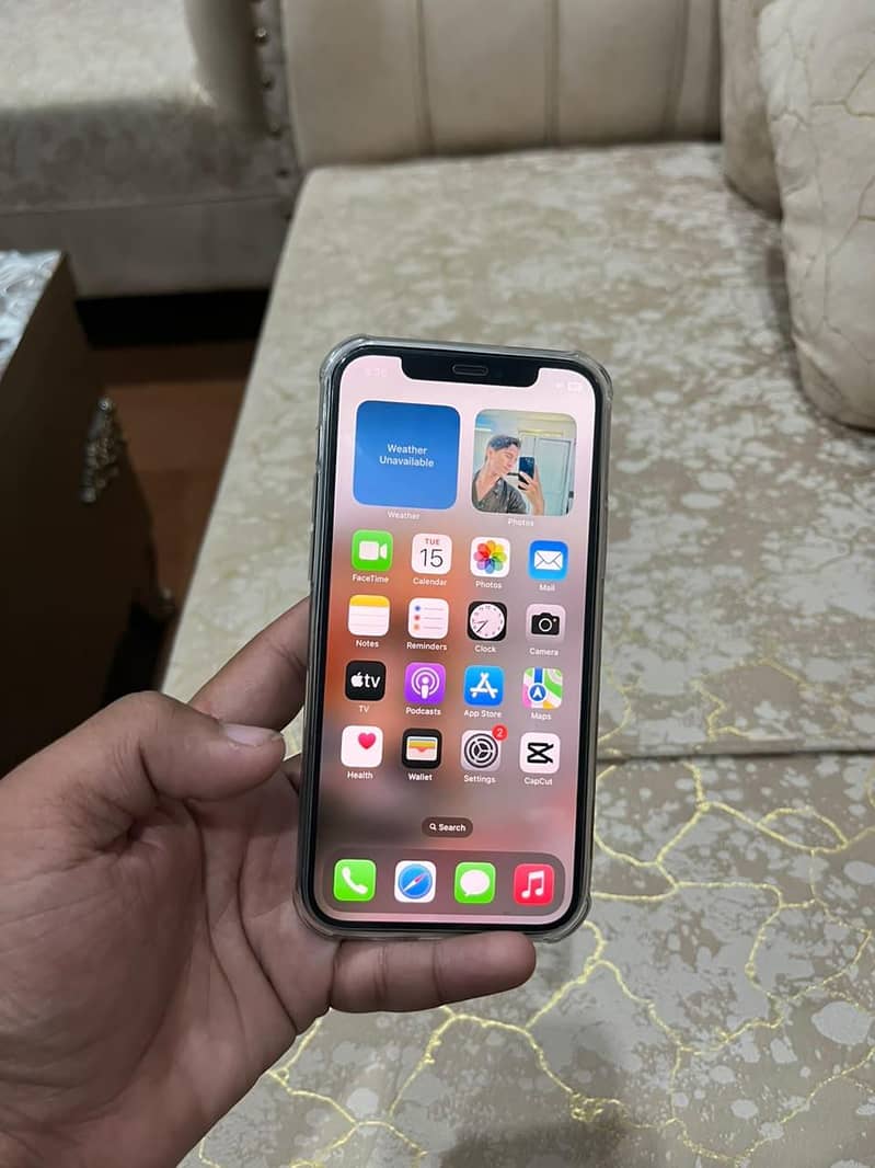 Apple iPhone 12 11