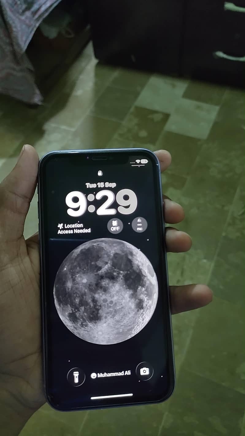 Apple iPhone 11 4