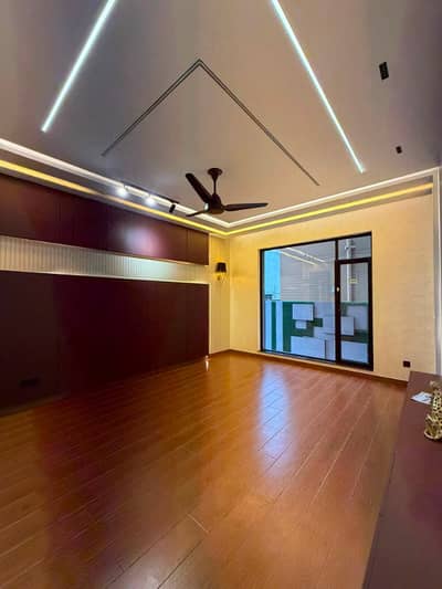 10 Marla Neat & Clean Upper Portion Available For Rent Bahria Town Lahore