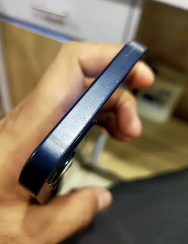 Apple iPhone 12 0