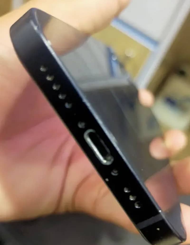 Apple iPhone 12 3